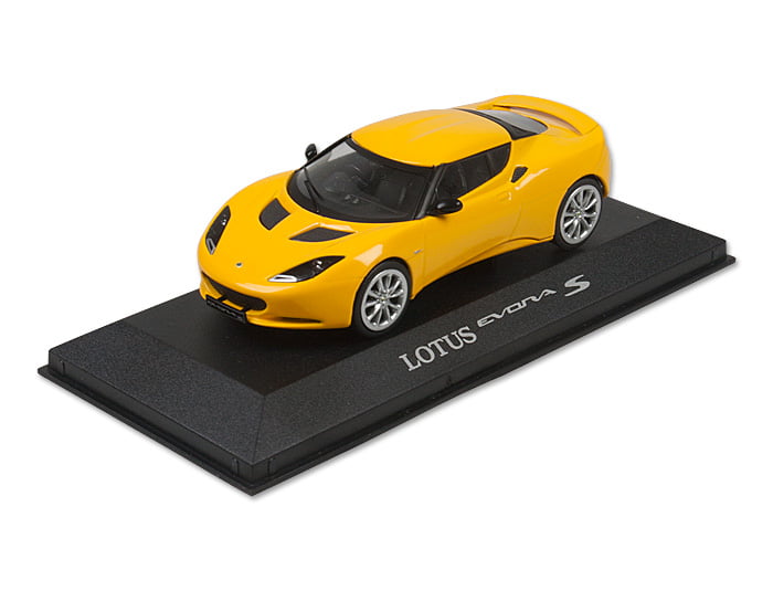 1:43 Model of Lotus Evora S in Solar Yellow